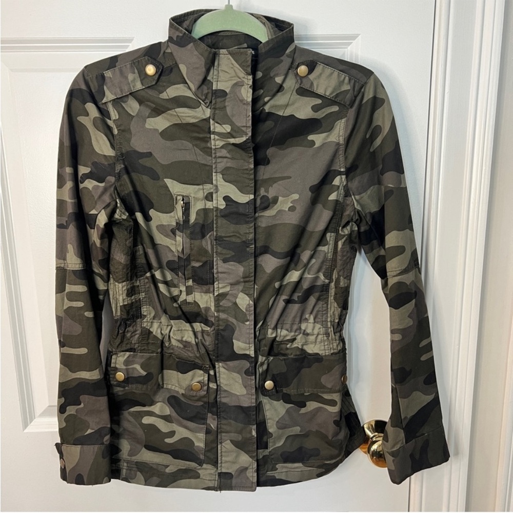 Love Tree Camouflage Utility Jacket